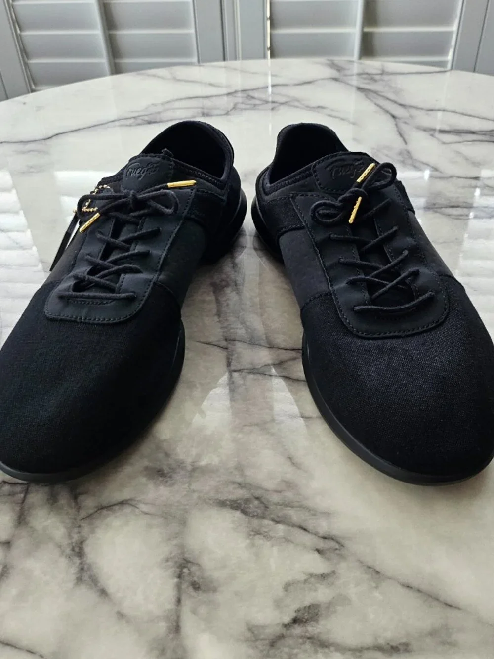 Fuego Dance Black Split Sole Shoes Men's 10.5 / Women's 12